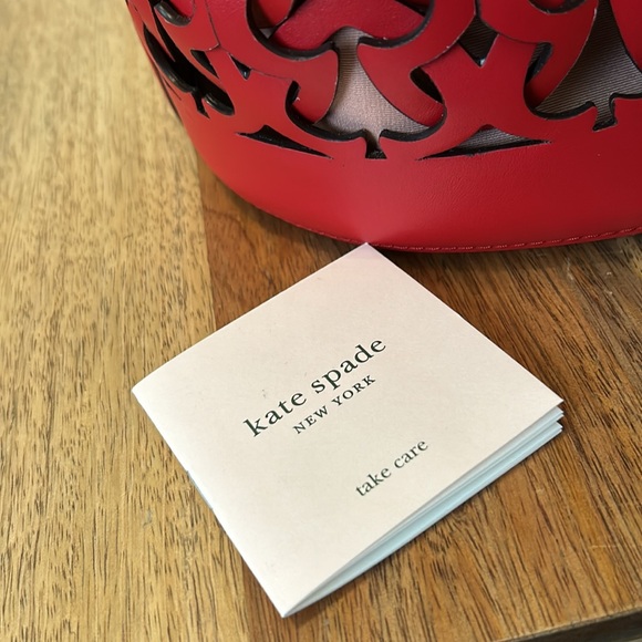 Kate Spade Dorie Medium Bucket handbag in hot chili red genuine leather - Picture 10 of 11